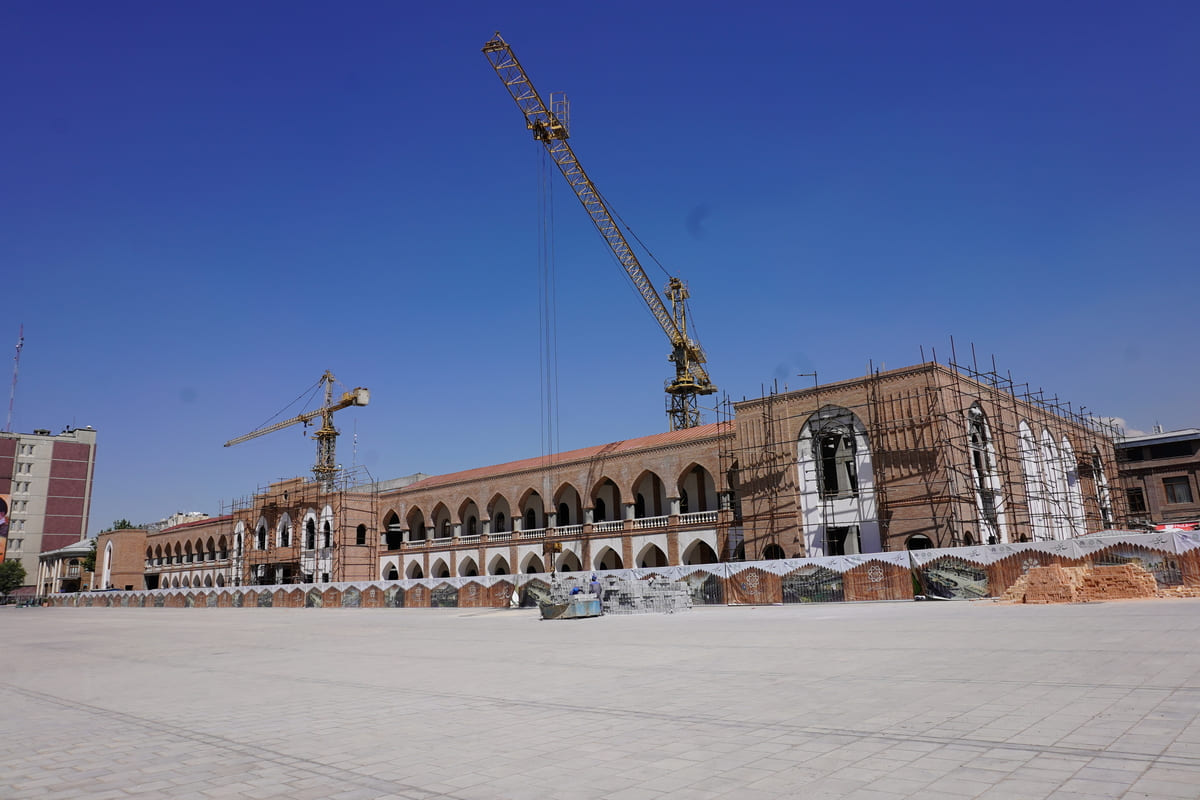 احداث ساختمان خانه شهر